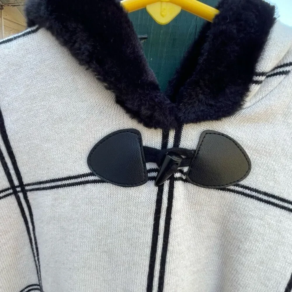 Tahari size M girls size M 7/8 sleeveless poncho hooded faux fur.